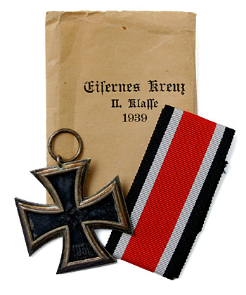 WWII ドイツ軍、第二級鉄十字章（リボン＆袋付き）/実物・未使用